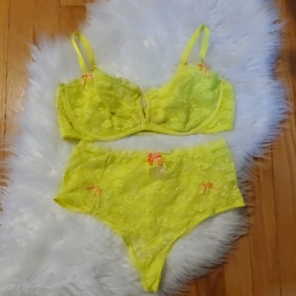 VS lingerie set